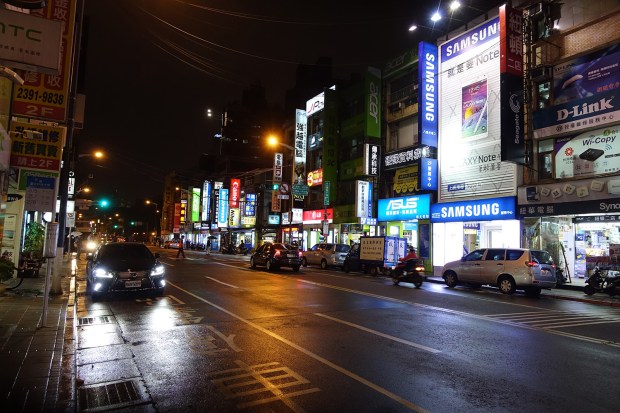 Day03ElectronicsDistrict