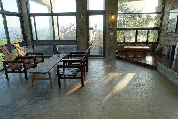 Day10HotelBCommonRoom